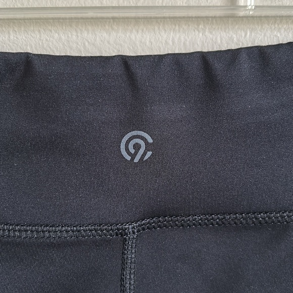 Target brand black women's bike shorts with pockets. Great condition. Size M - Picture 5 of 5